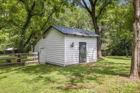 Historic smokehouse at Pleasant Oak in Powhatan VA